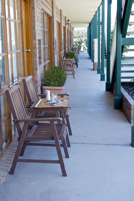 Travellers Rest Motor Motel 3*
